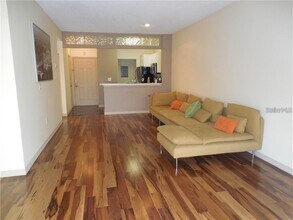 4107 Chatham Oak Ct in Tampa, FL - Building Photo - Building Photo