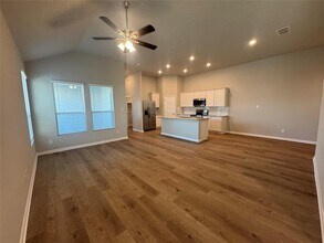 423 Cross Barn Blvd in Buda, TX - Building Photo - Building Photo