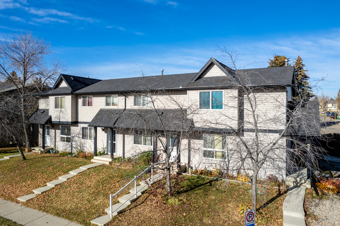 Deerfoot Estates Housing Co-Op in Calgary, AB - Building Photo