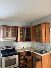 26 Reynolds St in Easton, MA - Building Photo - Building Photo