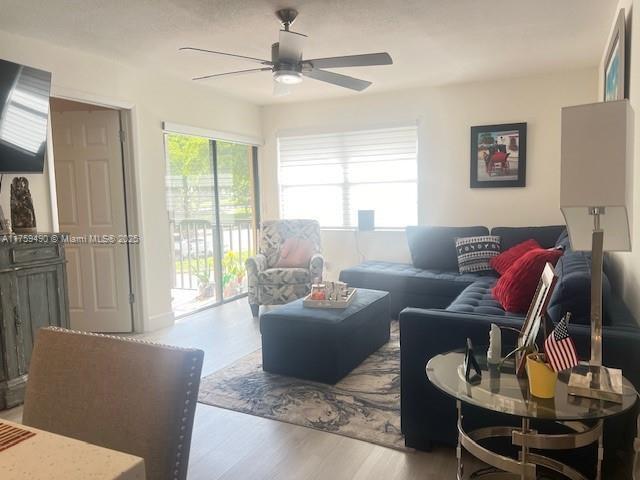 14919 SW 104th St in Miami, FL - Building Photo - Building Photo