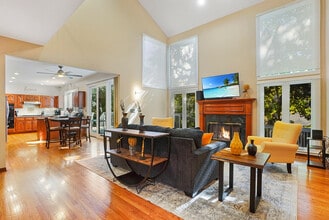1203 Harmony Ct in Naperville, IL - Foto de edificio - Building Photo