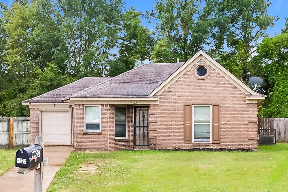 9923 Adina Cove in Olive Branch, MS - Building Photo
