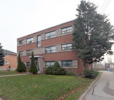 2038 Prospect St in Burlington, ON - Building Photo