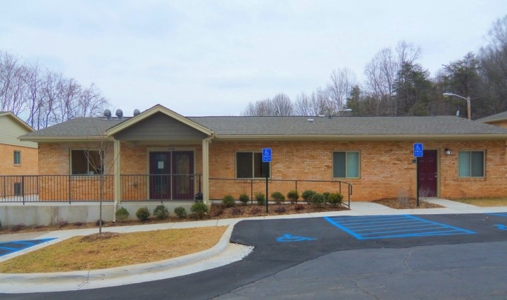 Maplewood Apartments in Martinsville, VA - Building Photo