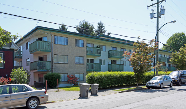 Rosemont Manor in Vancouver, BC - Building Photo - Building Photo