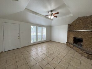 112 Mesa Dr in Glenn Heights, TX - Building Photo - Building Photo