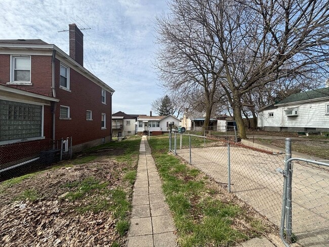 130 Whitaker St in Homestead, PA - Building Photo - Building Photo