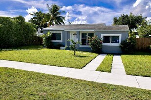 2634 Fletcher Ct in Hollywood, FL - Building Photo