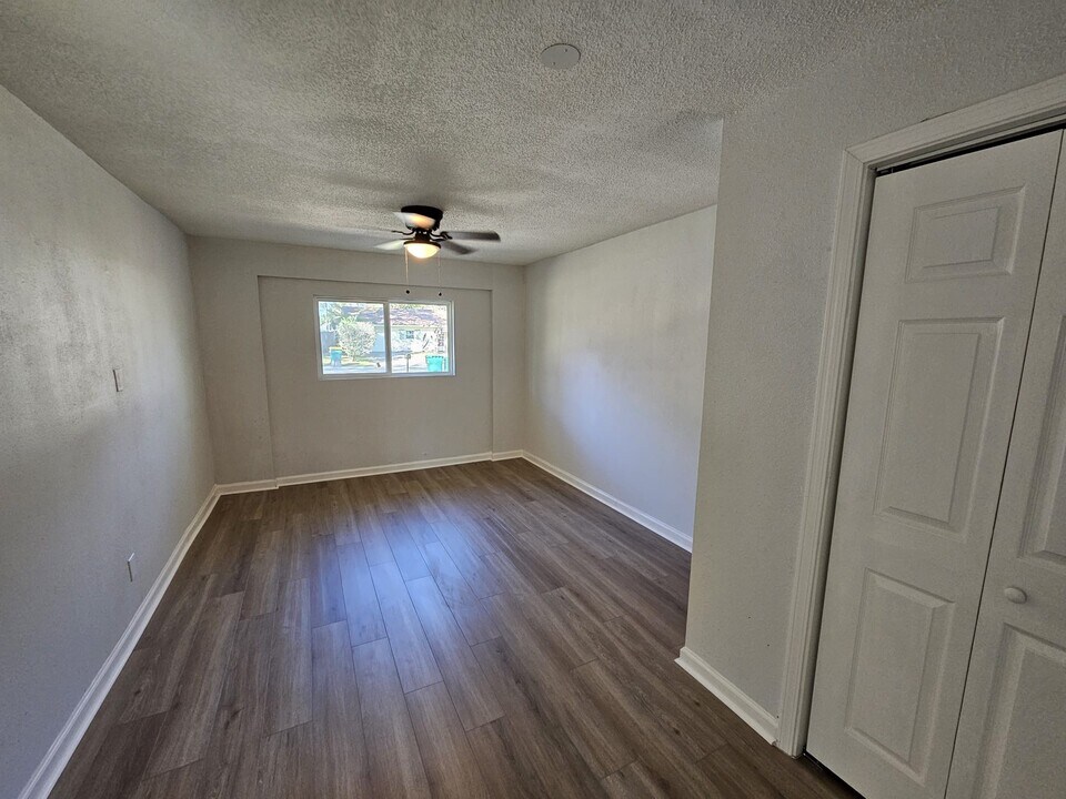 307 Hildred Ave in Conroe, TX - Building Photo