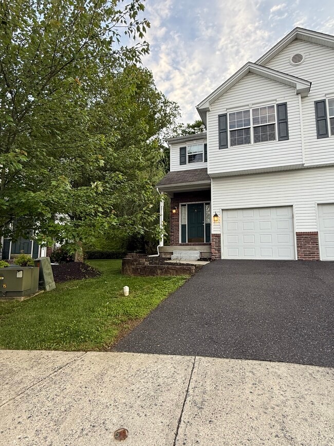 property at 1504 Crest Park Ct
