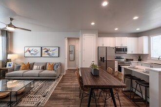 Village at Carver Mountain in Laveen, AZ - Foto de edificio - Building Photo