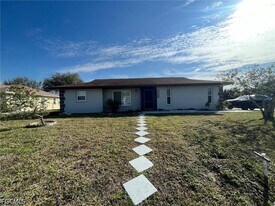 1402 SE 34th St in Cape Coral, FL - Building Photo