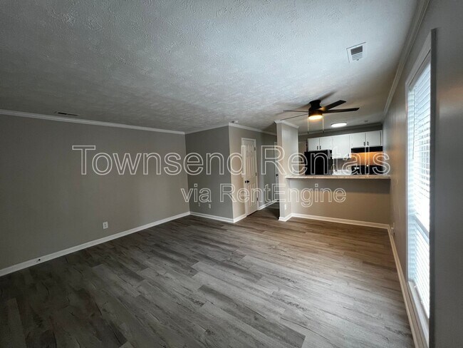5850 Century Oaks Dr in Fayetteville, NC - Building Photo - Building Photo