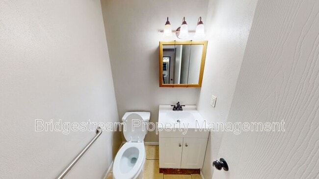 237 Gilbert Ave in Fairborn, OH - Building Photo - Building Photo