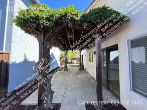 1125 Del Oro Way in Gilroy, CA - Building Photo - Building Photo