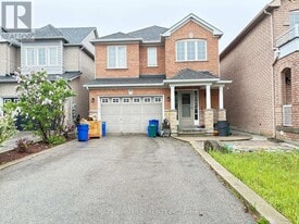 25 Emmitt Rd in Vaughan, ON - Building Photo