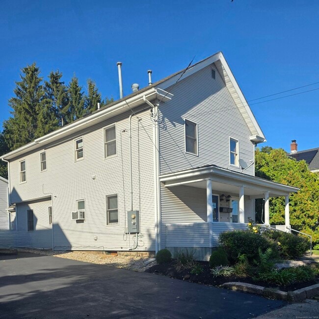 82 Jacobs St in Bristol, CT - Building Photo - Building Photo