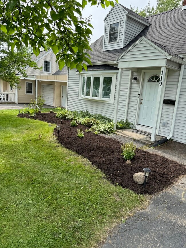 119 Traister Dr in Liverpool, NY - Foto de edificio - Building Photo