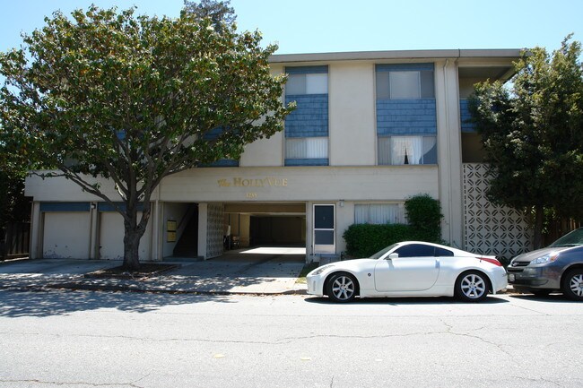 1235 Holly in San Carlos, CA - Foto de edificio - Building Photo