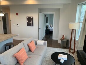430 McGrath Hwy, Unit 201T in Somerville, MA - Building Photo - Building Photo