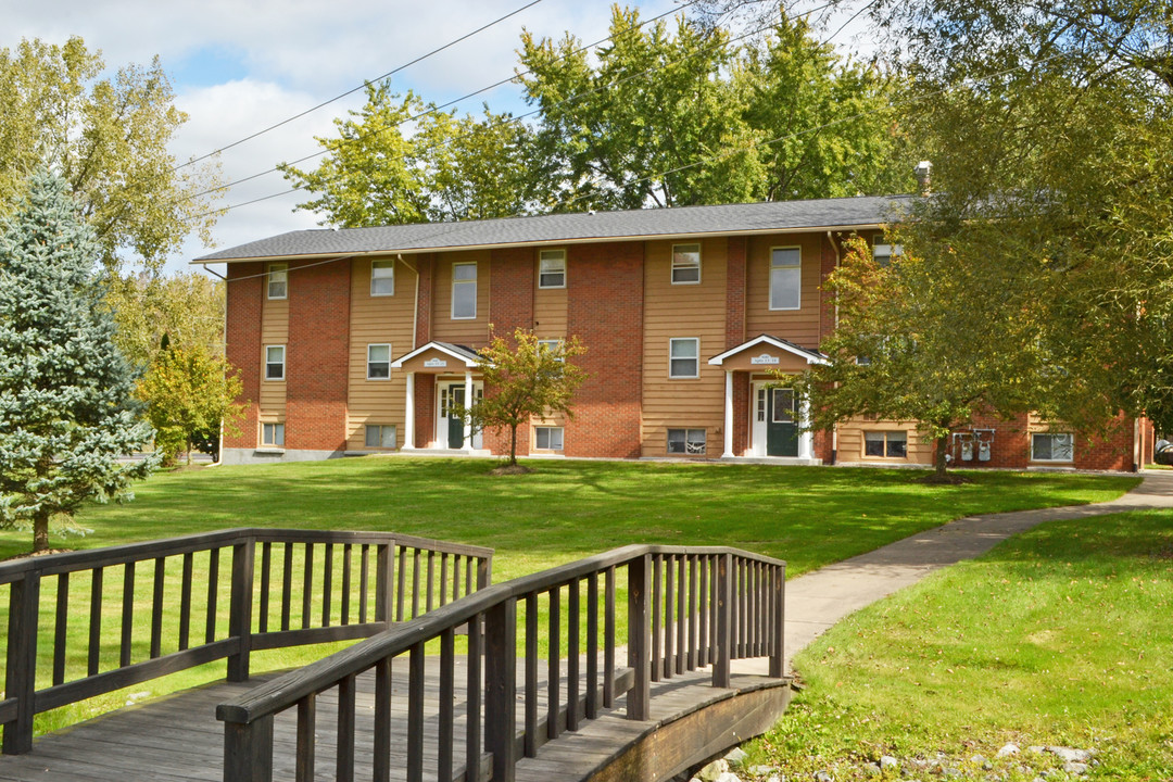 Longbranch Park Apartments in Liverpool, NY - Building Photo