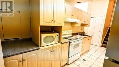 166 Sail Crescent in Vaughan, ON - Building Photo - Building Photo