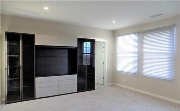 166 Milky Wy in Irvine, CA - Building Photo - Building Photo