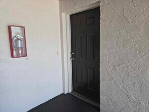 419 Banana Cay Dr, Unit J in South Daytona, FL - Building Photo - Building Photo