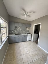 1110 Vineyard Pl in Lehigh Acres, FL - Building Photo - Building Photo