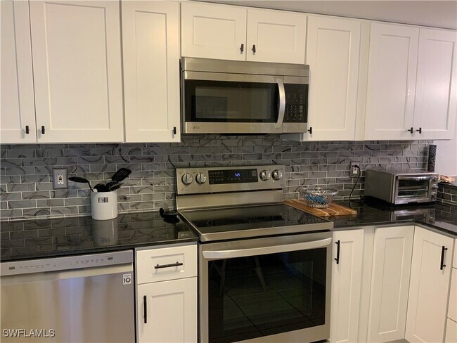 property at 5530 Rattlesnake Hammock Rd