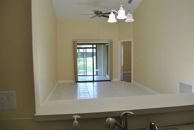 3687 Collinwood Ln in West Palm Beach, FL - Building Photo - Building Photo