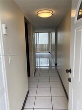 10090 NW 80th Ct in Hialeah, FL - Building Photo - Building Photo