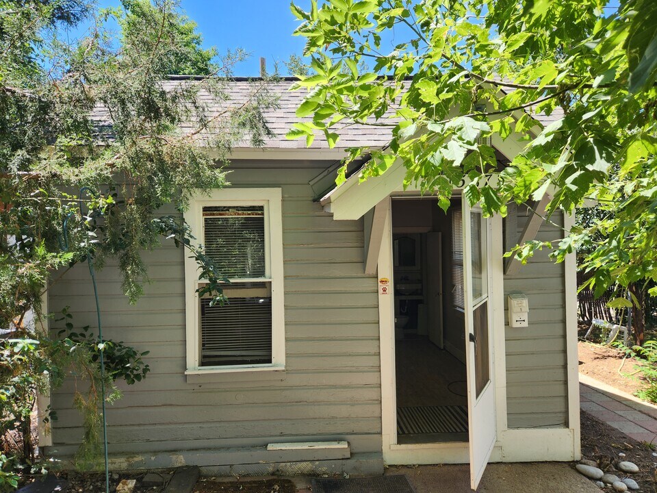 1567 9th St, Unit Cottage available now in Boulder, CO - Building Photo