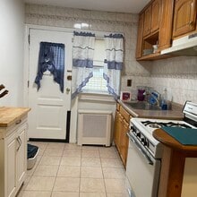 16 Kelly Pkwy in Bayonne, NJ - Building Photo - Building Photo