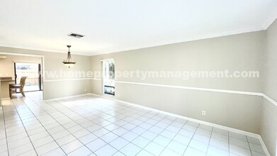 501 Sandtree Dr in Palm Beach Gardens, FL - Building Photo - Building Photo