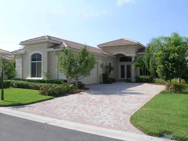 285 Porto Vecchio Way in Palm Beach Gardens, FL - Building Photo