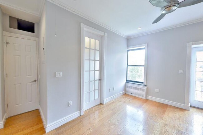 424 E 9th St in New York, NY - Building Photo - Building Photo