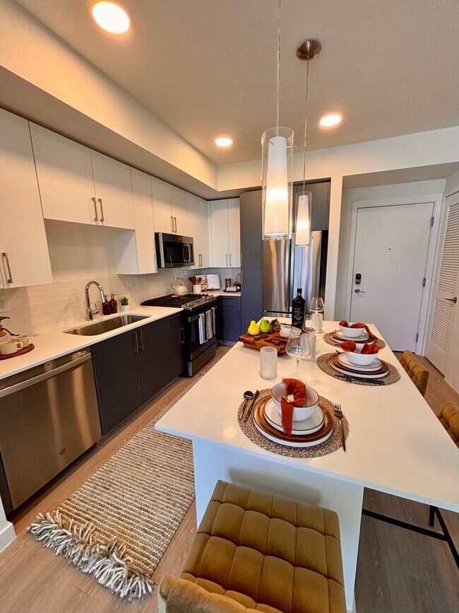 2500 NE 181st St, Unit A2 in Miami, FL - Building Photo - Building Photo