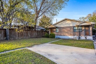 8136 Carlos St in Fort Worth, TX - Building Photo - Building Photo