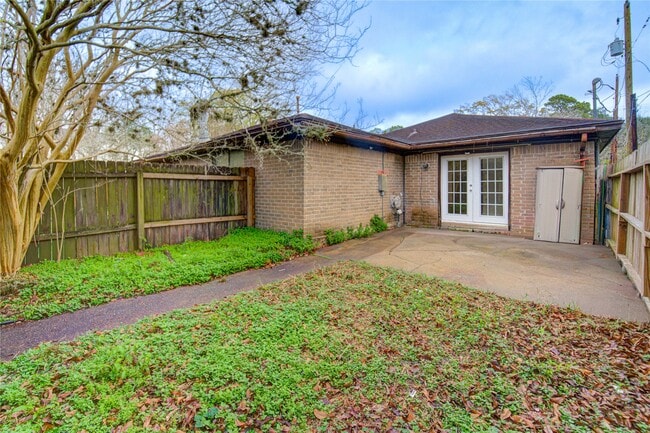 property at 212 Quaker Dr