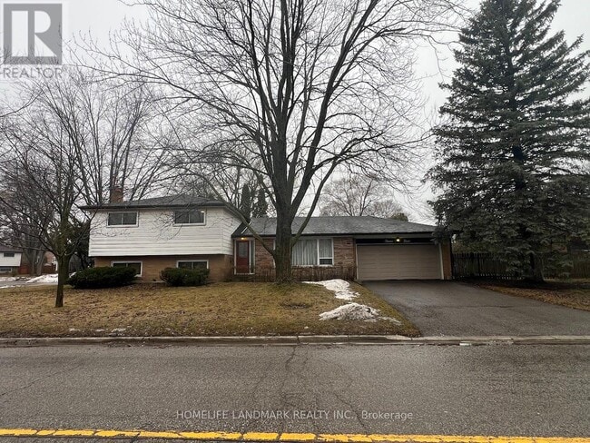 property at 12 Pratt Cir