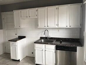 3870 W 19th St in Cleveland, OH - Building Photo - Building Photo