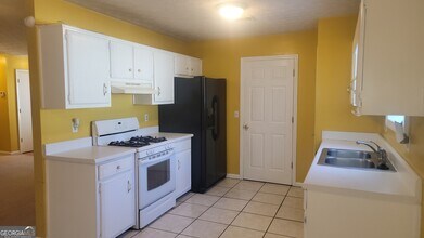 445 Westside Dr in Jonesboro, GA - Building Photo - Building Photo