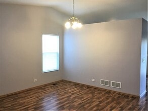 143 Concord Dr S in Oswego, IL - Building Photo - Building Photo