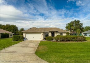 2508 Manor Dr in Sebring, FL - Building Photo