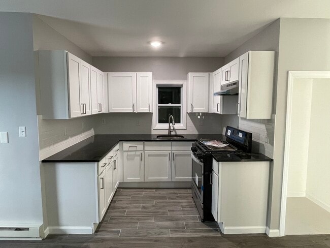 1233 Clinton Ave, Unit 3