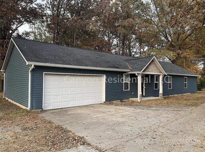 1063 Givens Rd in Chattanooga, TN - Building Photo