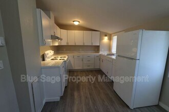 1886 Palo Alto Rd in Sequim, WA - Building Photo - Building Photo