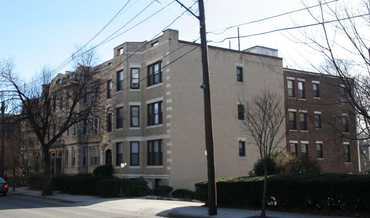 57 Longwood Ave in Brookline, MA - Foto de edificio